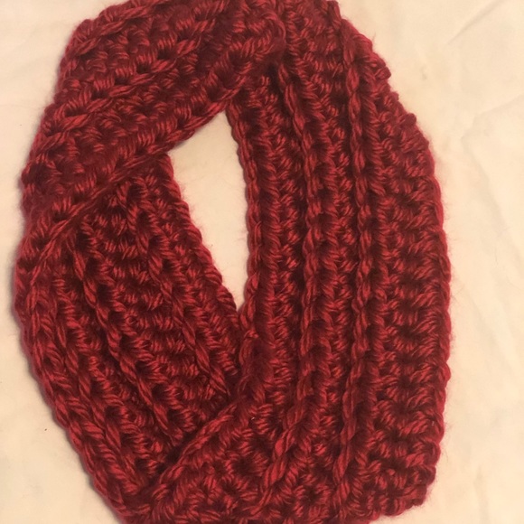 Infinity scarf and hat - Picture 2 of 3
